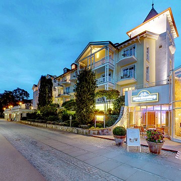 360° Panorama-Ansicht: Strandhotel zur Blauen Stunde